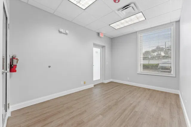 Unit 112 photo 11
