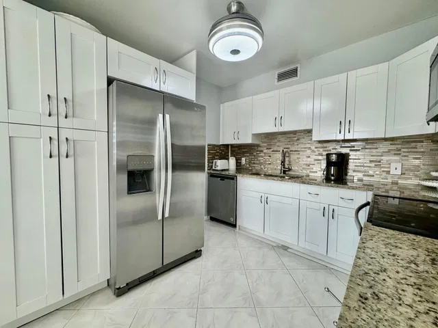 Unit 4031 photo 3