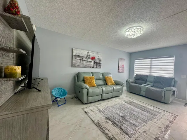 Unit 4031 photo 9