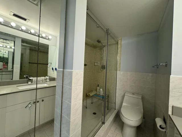 Unit 4031 photo 12