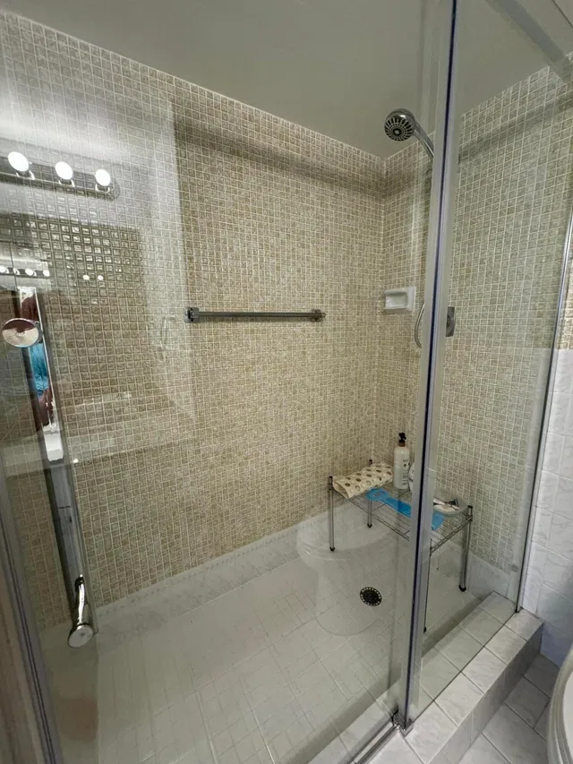 Unit 4031 photo 19