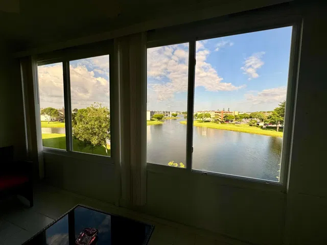 Unit 4031 photo 23