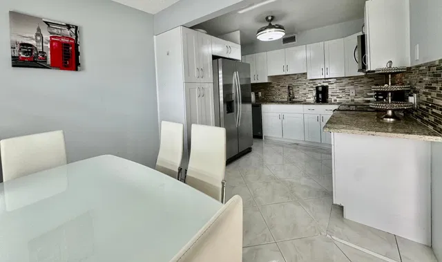 Unit 4031 photo 24
