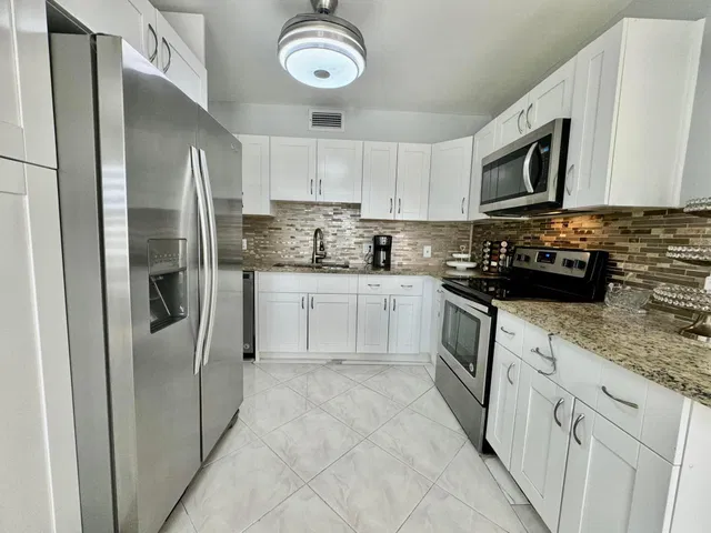 Unit 4031 photo 26