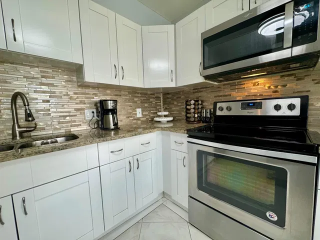 Unit 4031 photo 29