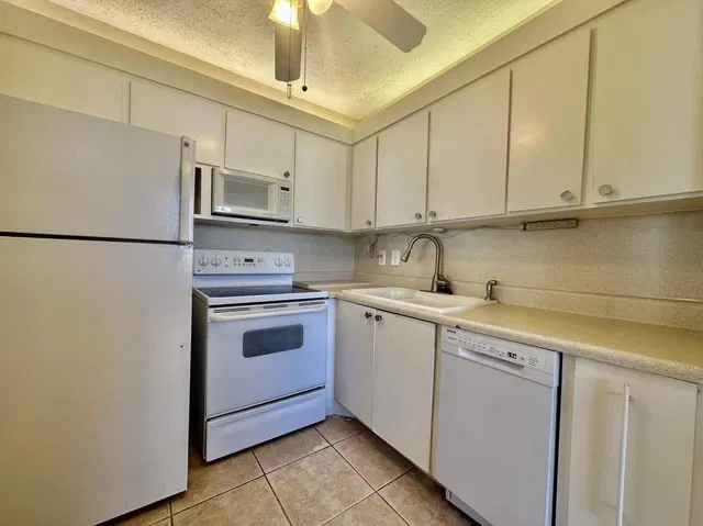  Residence photo 5