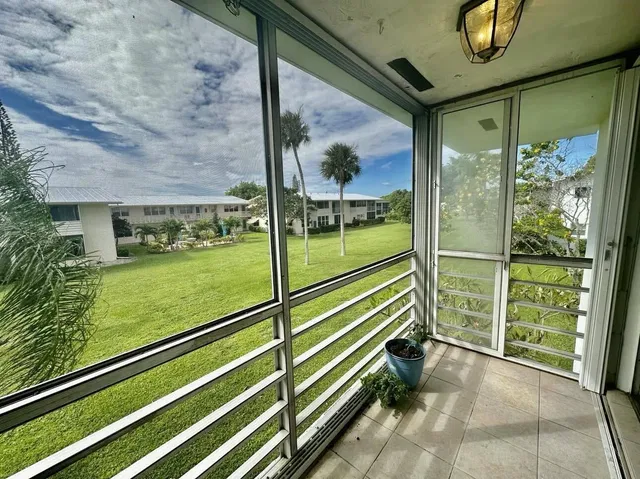  Residence photo 17