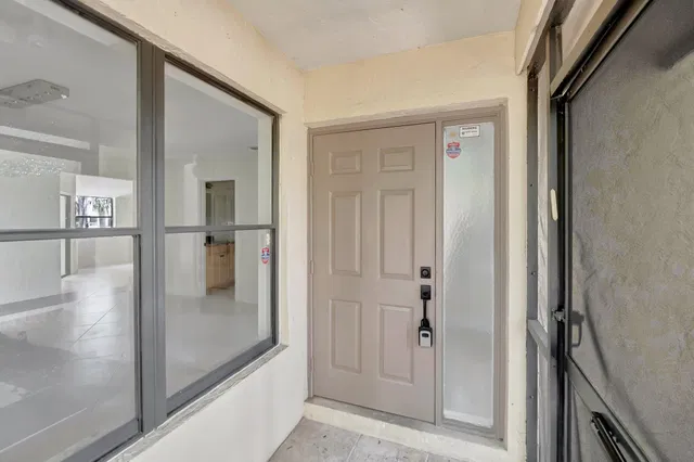 Residence photo 17