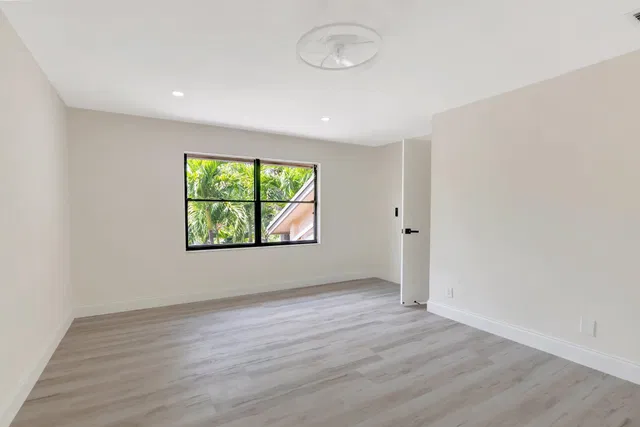 Residence photo 31
