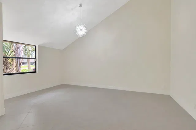 Residence photo 41