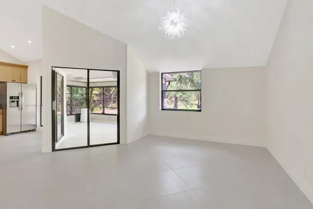 Residence photo 42