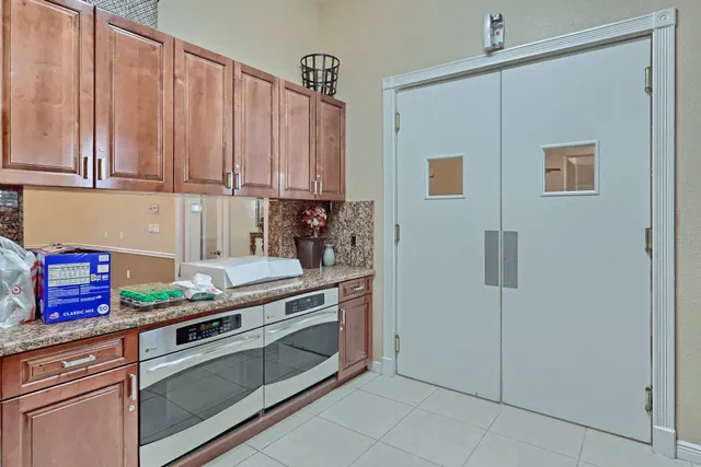  Residence photo 49