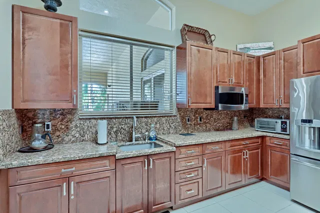  Residence photo 50