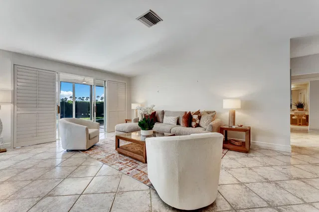 Admirals Cove Residence photo 12