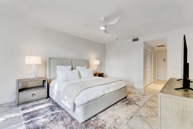 Admirals Cove Residence photo 16