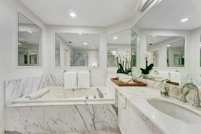 Admirals Cove Residence photo 18