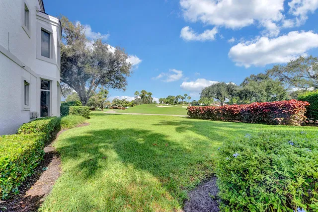 Admirals Cove Residence photo 31