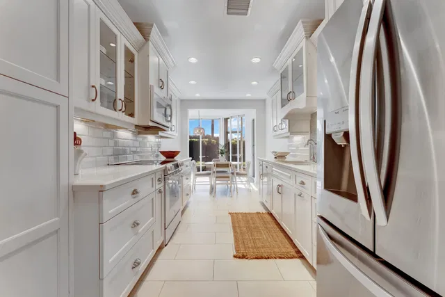 Admirals Cove Residence photo 12
