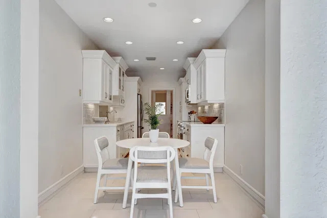 Admirals Cove Residence photo 34