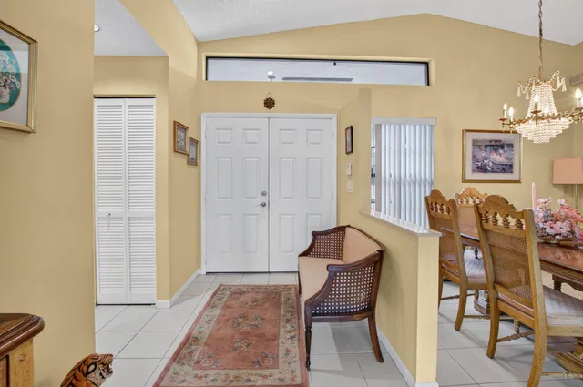  Residence photo 4