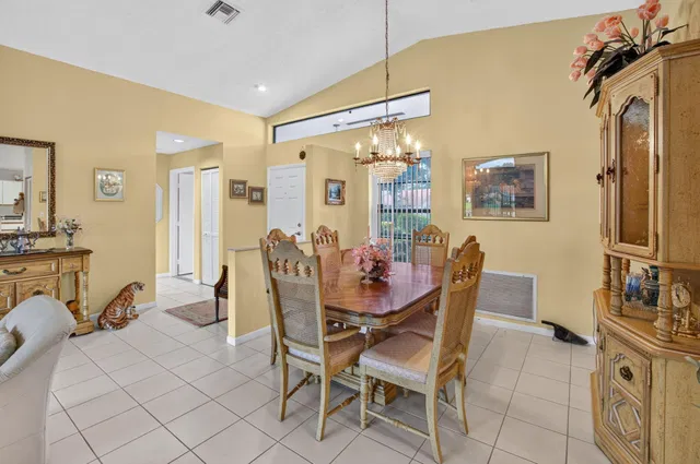  Residence photo 9