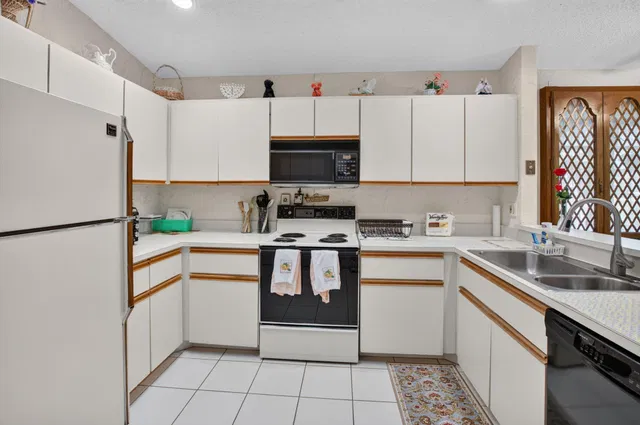  Residence photo 24