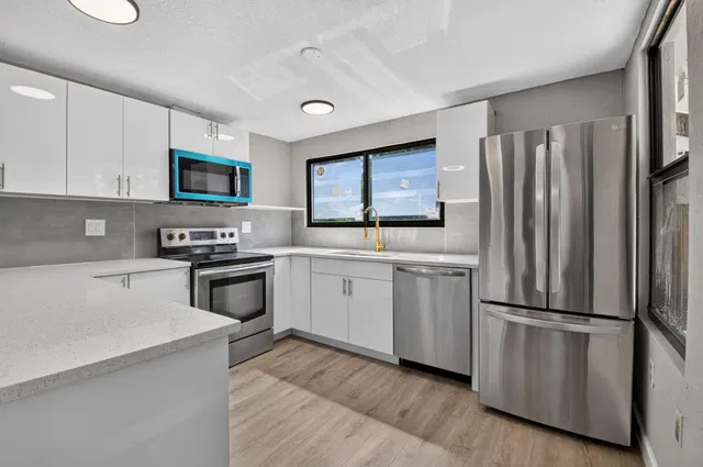 West Palm Beach Residence photo 2