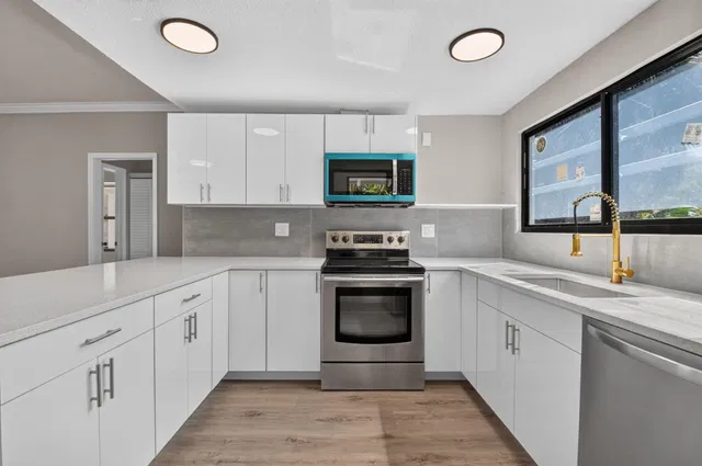 West Palm Beach Residence photo 16