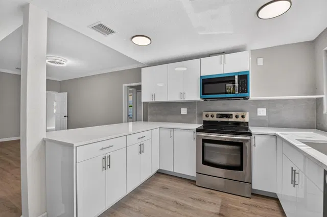 West Palm Beach Residence photo 18