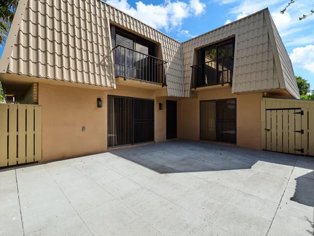  Residence photo 5