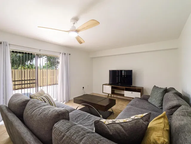  Residence photo 8