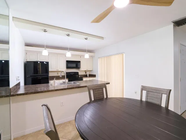  Residence photo 12