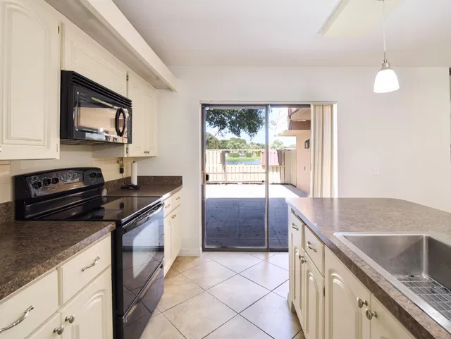  Residence photo 15