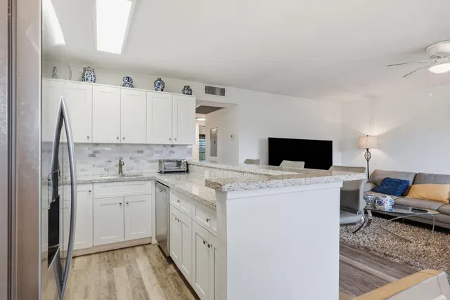 Residence photo 2