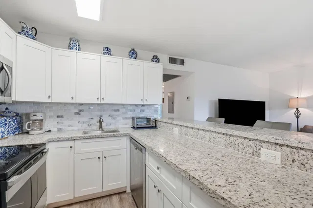 Residence photo 3