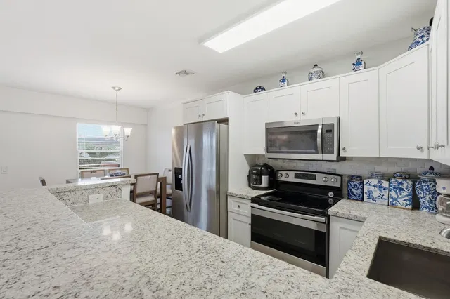 Residence photo 5
