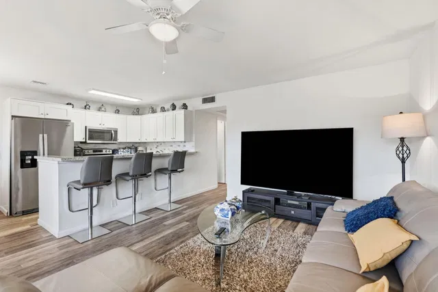 Residence photo 10