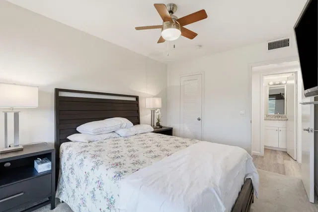 Residence photo 16
