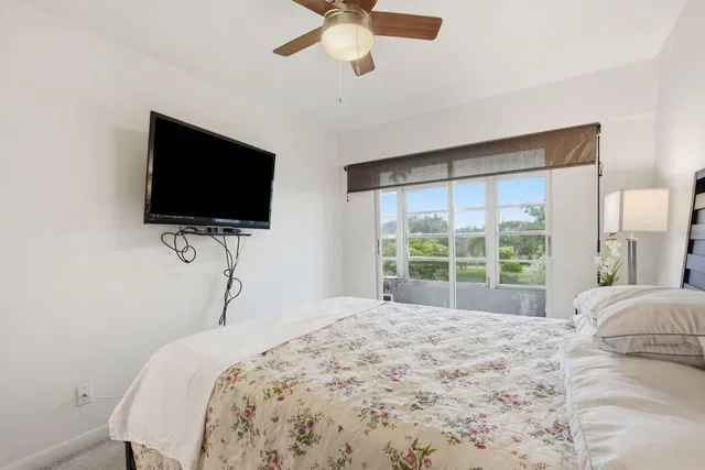 Residence photo 17