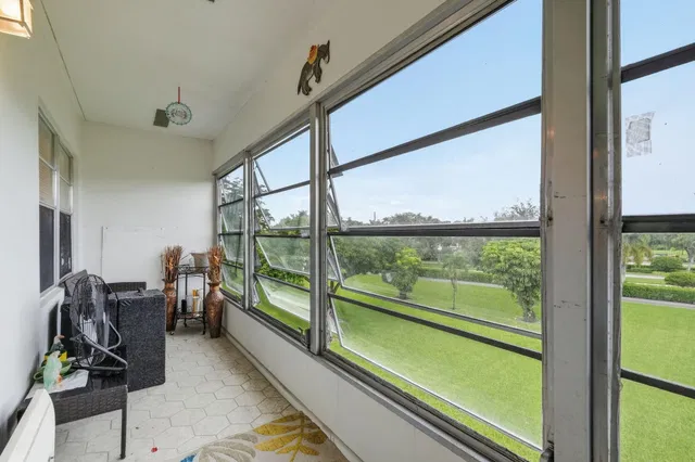 Residence photo 21