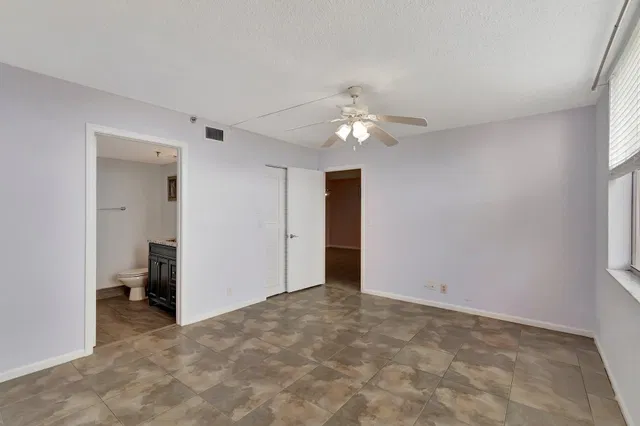  Unit 502 photo 17