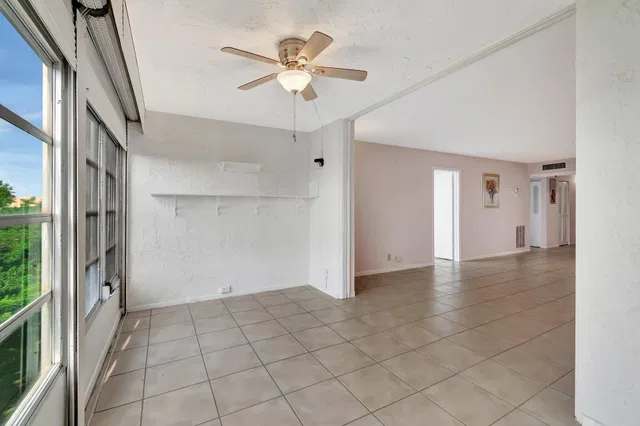 Unit 502 photo 28