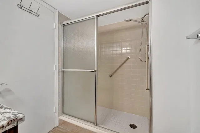  Unit 502 photo 32