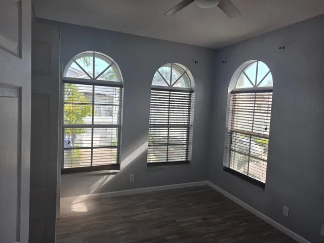  Residence photo 4
