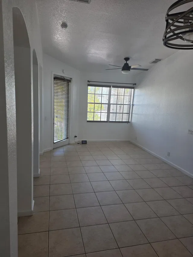  Residence photo 11