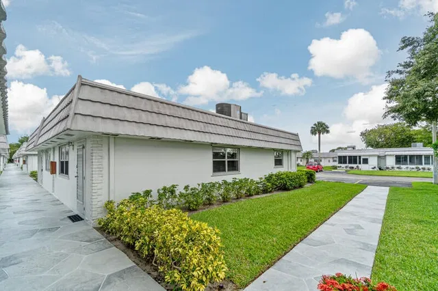 Residence photo 3
