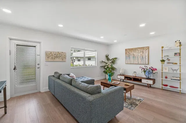 Residence photo 6