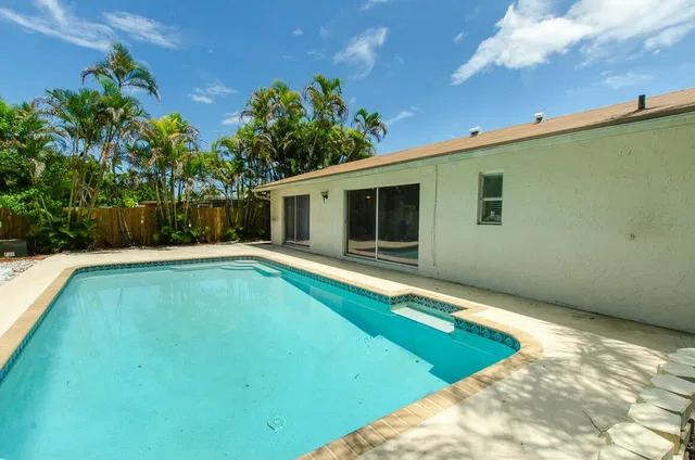 Residence photo 4