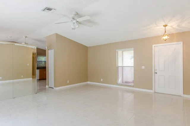 Residence photo 9