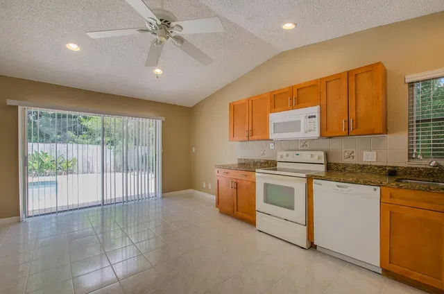 Residence photo 11